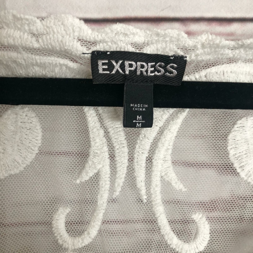 Express Lace Tank - Picture 3 of 4
